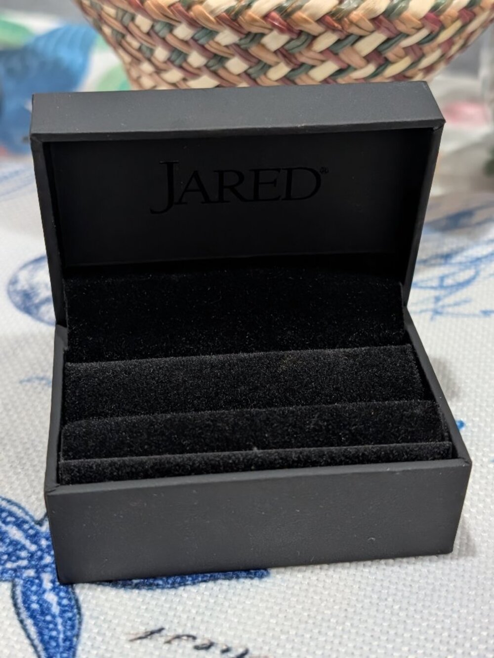 ✨ Jared Black Velvet Double Ring Box